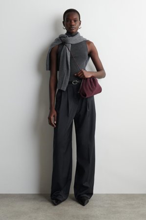 COS Women's Pochette Cavatelli Mini In Pelle in Rosso