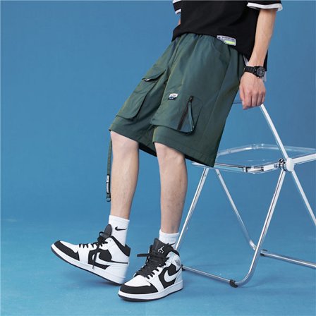 Kesäiset rennot muodikkaat työkalutaskut miesten shortsit rennot löysät muodikkaat vaatteet huippuluokan vaatteet