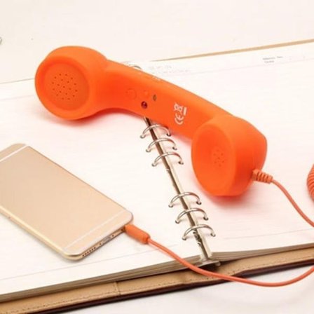 3,5 mm:n langalliset kuulokkeet klassisella retrodesignilla ja äänenvoimakkuuden säätimellä