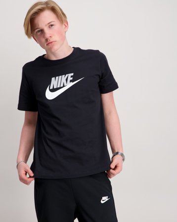 Nike K NSW TEE FUTURA HBR Sort T-shirts Unisex - Kids Brand Store