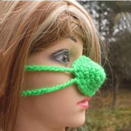 Håndlaget nesemaske i ull, pustende, komfortabel og varm, egnet for utendørsaktiviteter.