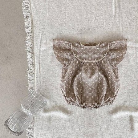 Brodert romper beige body for 7-12 måneder store volangermer