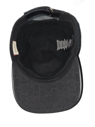 Svart Gucci keps med GG-mönster