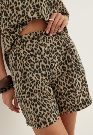 ONLY - Onlemmia Hw Shorts Pnt - Black AOP:Leo