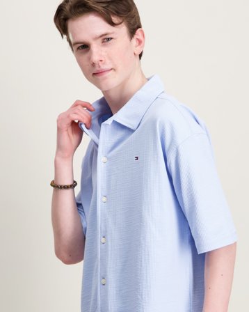 Tommy Hilfiger JERSEY SEERSUCKER SHIRT SS Blå Skjorter Dreng - Kids Brand Store