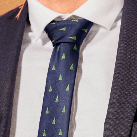 Cravate bleu marine à motifs de sapins de Noël pour hommes - Cravates de Noël