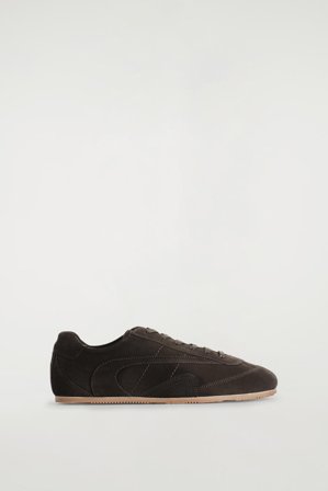 COS Women's Minimal Leather Trainers in Brown