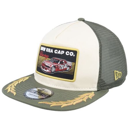 New Era - Beige trucker Keps - Ne Motorsport Golfer Off White/Olive Trucker @ Hatstore