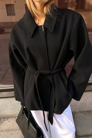 NA-KD Kort kappa med sömdetalj och bälte - Vårjackor - Svart - EU 44