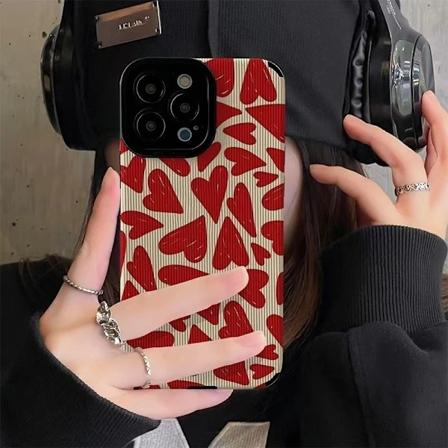 Deksel til iPhone 15, Pro & Max sweet hearts silikonrød Red one size