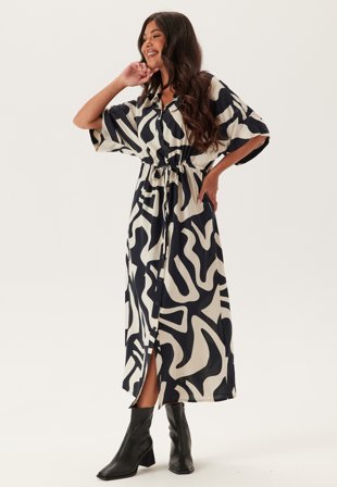 Bubbleroom - Drawstring Viscose Shirt Dress - Patterned - Kläder