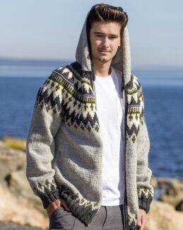 Strikkeopskrift Trøje med lynlås og hætte - Järbo