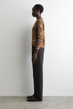 COS Women's T-Shirt Lineare A Maniche Lunghe Taglio Regolare in Marrone