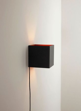 Zanna firkantet vegglampe m/ledning - sort