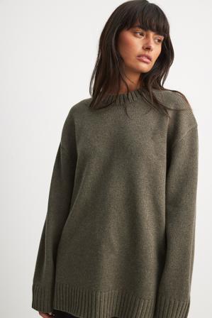 Mariona Autran x NA-KD Pull oversize en maille à encolure ronde - Pulls Oversize - Brun - Medium