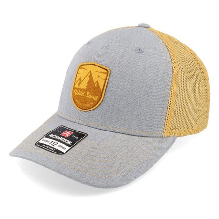 Wild Spirit - Grå trucker Keps - Shield Peak 112fp Split Heather Grey/Amber Gold @ Hatstore