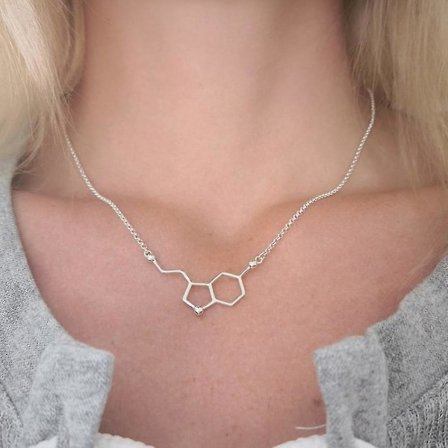 Halsband med serotoninmolekyl i zinklegering