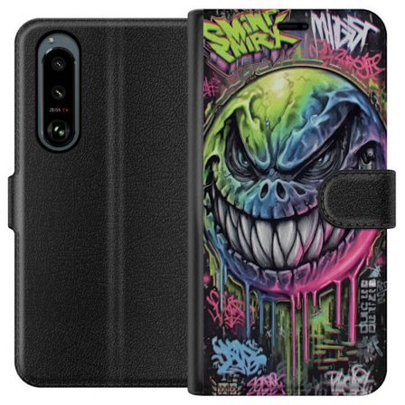 Kompatibelt Lommeboketui til Sony Xperia 5 III Fargerik graffitiillustrasjon av et ondskapsfullt smilende monsteransikt med dryppende neonfarge
