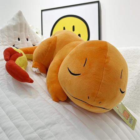 Kudde - Sovande serie - Charmander 35cm - Äkta auktoriserad med förfalskningsskyddsetikett