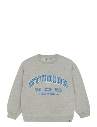 Daily 7 | Oversized Sweater Artwork | 122