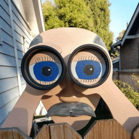 Nysgerrig Gammel Mand og Dame Haveindretning Tegneserie Kikkert Kigger Par Sjov Udendørs Hegns Ornament til Hjemmeplæne Tredimensionel Gammel Mand