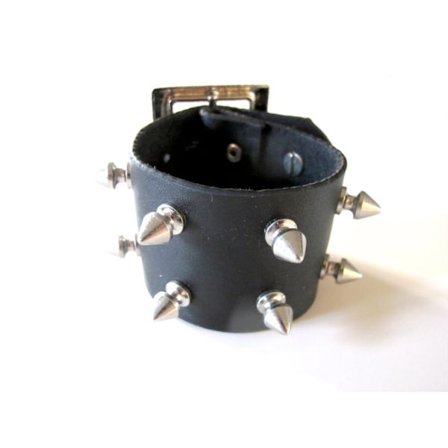 Naglearmbånd med piggnagler