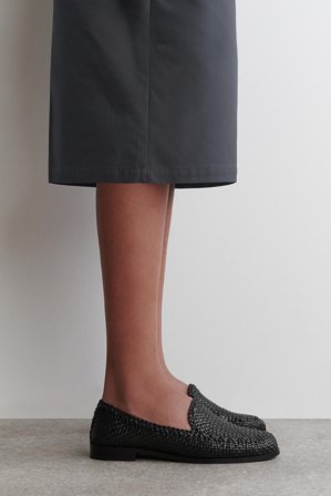 COS Women's Mocasines De Piel Trenzados A Mano in Negro