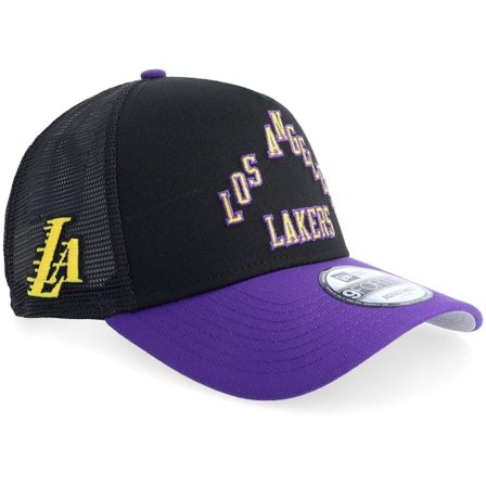 New Era - NBA Zwart trucker Cap - Los Angeles Lakers NBA City Edition 9FORTY Black/Purple A-Frame Trucker @ Hatstore