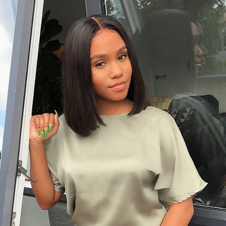 Europeisk og amerikansk parykk for kvinner med kort, rett hår i medium lengde