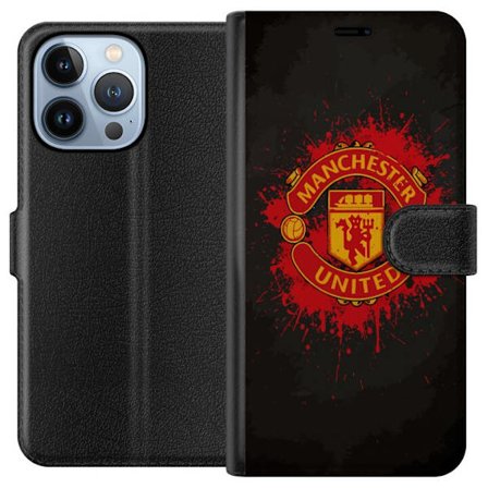 Kompatibelt Lommeboketui til Apple Apple iPhone 13 Pro Manchester United logo i rød og gul farge med røff sportslig bakgrunn