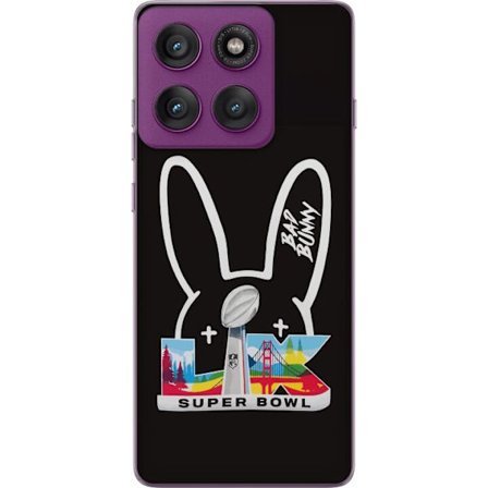 Yhteensopiva Puhelinkuori Motorola Edge 60 Pro Bad Bunny muotokuvassa avoimella paidalla, tatuoinneilla ja kiharaisilla hiuksilla tyylikkäässä muotiku