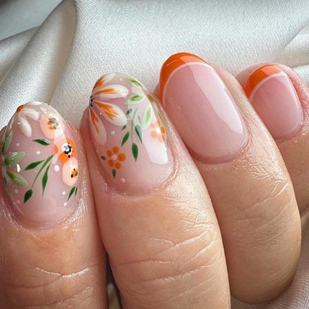 24 stk. Tryk på negle, korte mandelformede, franske spidser, falske negle, orange blomster, lim på negle med elegant design, ovale akryl fuld dækning 