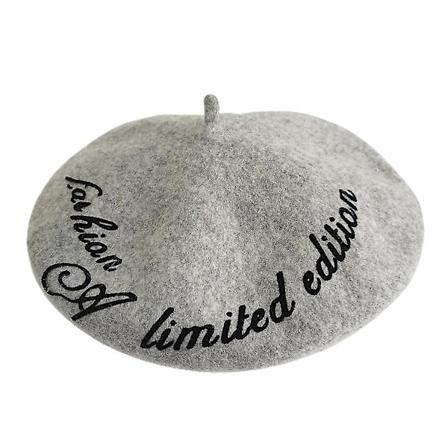 Motehatt med bokstavbroderi, vinter, vintage, newsboy-hatt, gave Light gray