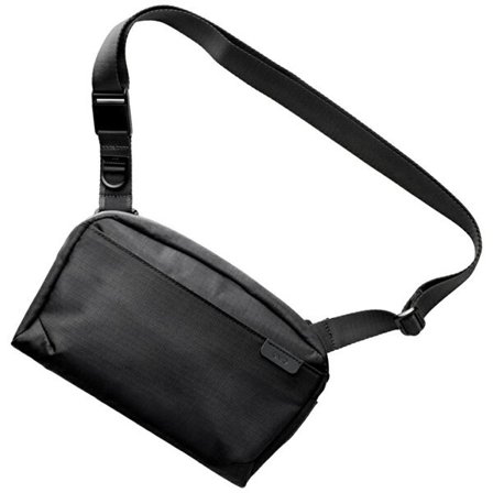 Uniq Arden Sling 2L laukku - musta