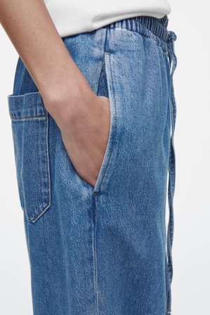COS Femme Pantalon Large Fluide En Denim in Bleu