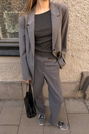 NA-KD Kostymbyxor med låg midja - Lågmidjade kostymbyxor - Grå - EU 40