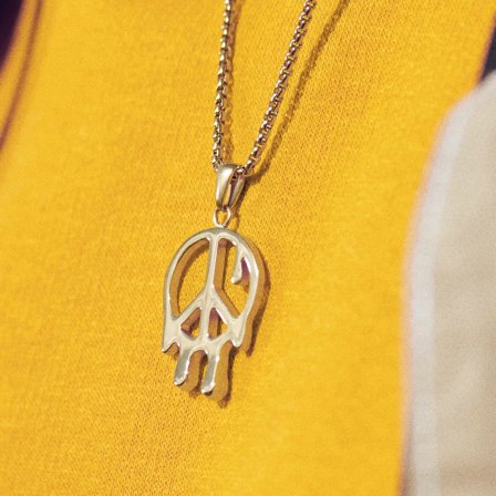 Fahrenheit | Smältande Guldfärgat Halsband med Peacemärke för män - Stålhalsband