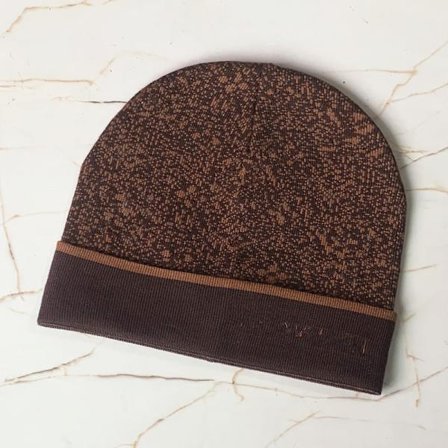 Strikket varm ulllue for høst og vinter for menn og kvinner med gammeldags blomstret rutete oppbrett k