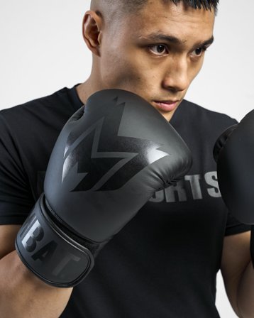MM Combat Boxing Gloves - Black - 10 oz