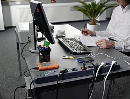 Brennenstuhl Secure-Tec 19.500A - Overspenningsavleder - 3500 watt - utgangskontakter: 8 - antrasitt