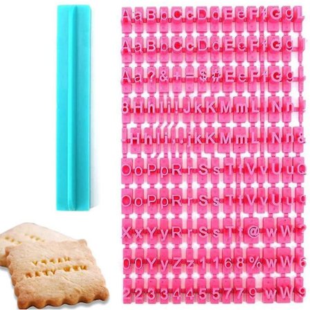 Set med 150 kakstämplar med bokstäver, med gemener och versaler, kakor