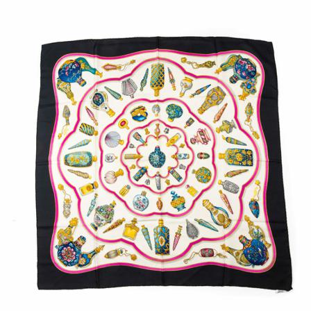 Hermès Vintage, Pre-owned Scarf 90*90cm Beige, Dames, Maat:ONE Size