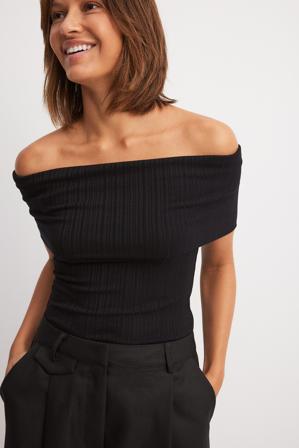NA-KD Ribbad topp i off-shouldermodell - T-shirts - Svart - XX-Small