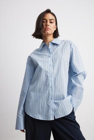 Amanda MPN x NA-KD Chemise oversize en coton à rayures - Chemises - Bleu - EU 32