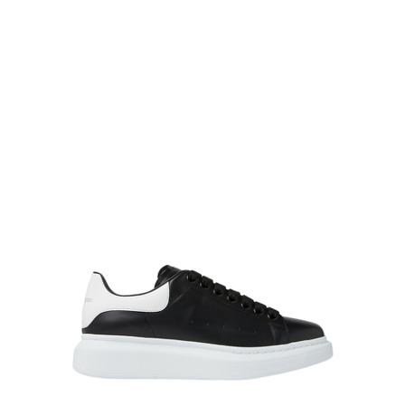 Alexander McQueen Larry Oversized Sneakers , Zwart , Dames , Maat: 40 EU