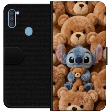 Yhteensopiva Lompakkokotelo Samsung Galaxy A11 Stitch ympäröity ruskeilla teddykarhuilla, joilla on pieni nallekarhu sylissään söpössä ja kodikkaassa
