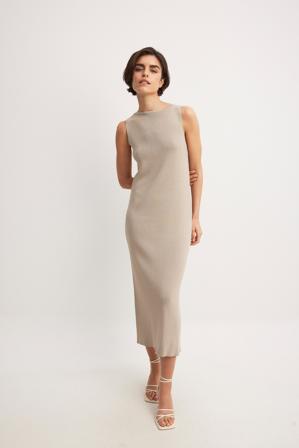 Amalie Star x NA-KD Robe mi-longue sans manches en maille fine - Robes Pull - Beige - Medium