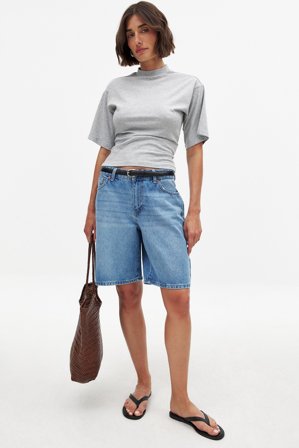 NA-KD - Vid denimshorts med middels liv - Denim shorts - Blå - EU 42