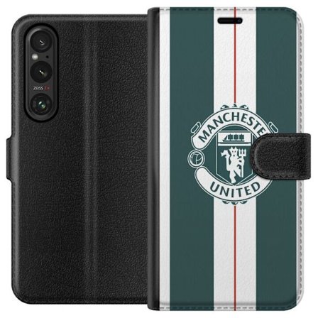 Yhteensopiva Lompakkokotelo Sony Xperia 1 V Manchester United logo jalkapalloseura vaakuna Premier League Red Devils juliste valkoinen vihreä tausta v