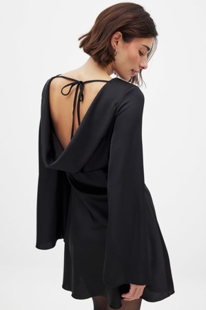 NA-KD Robe courte en satin à dos en cascade - Robes de Noël - Noir - EU 32